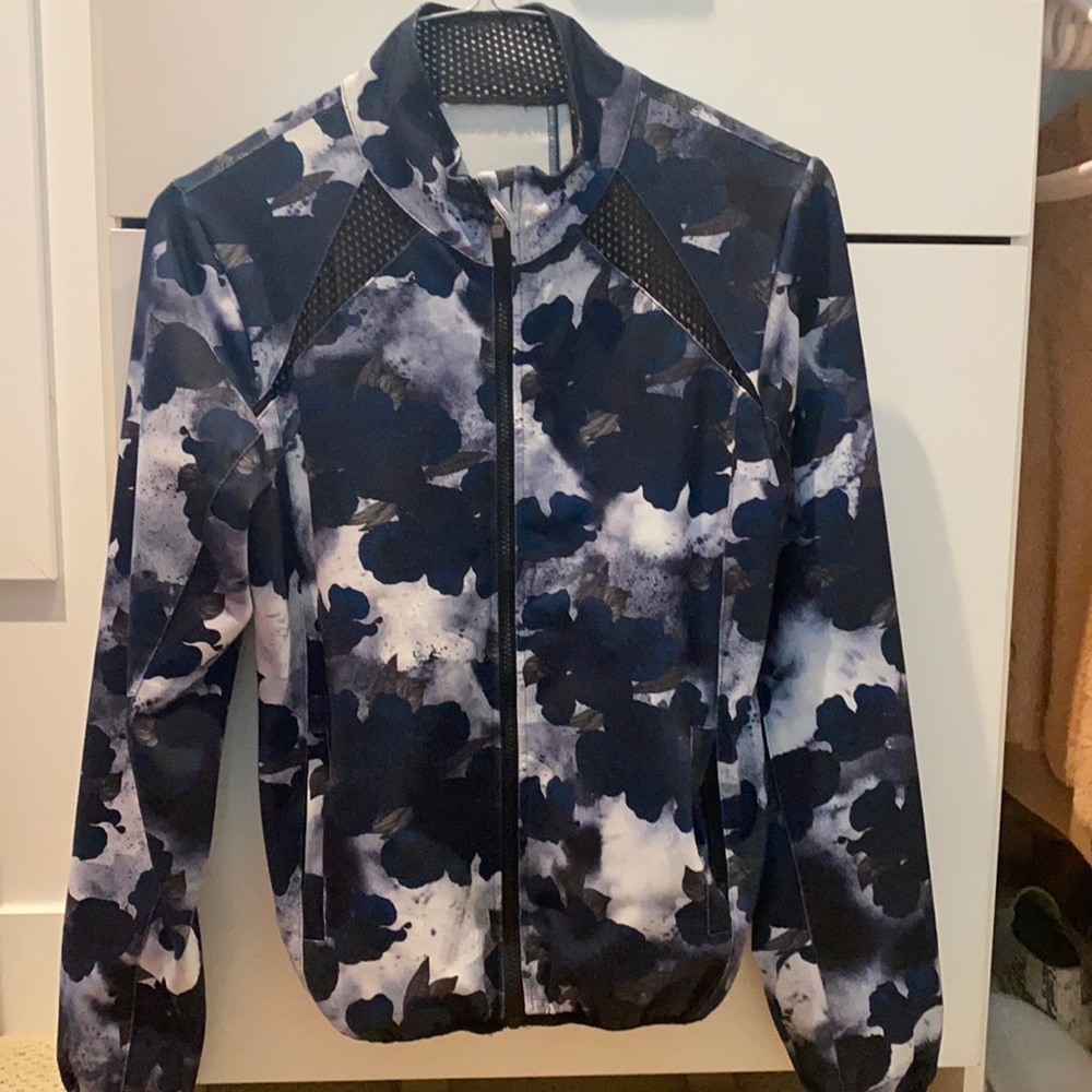 Zyia active floral jacket